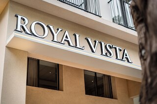 ザ ロイヤル ホテル & アパートメント