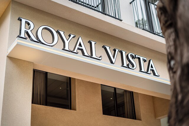 ザ ロイヤル ホテル & アパートメント