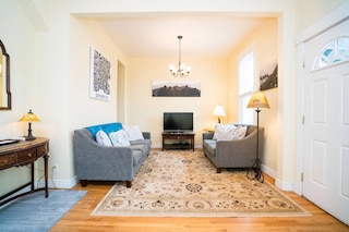 アーティザン ビクトリアン スペーシャス バックヤード 絶好のロケーション