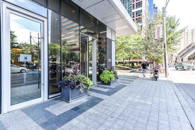 フロント ストリート ラグジュアリー コンドス