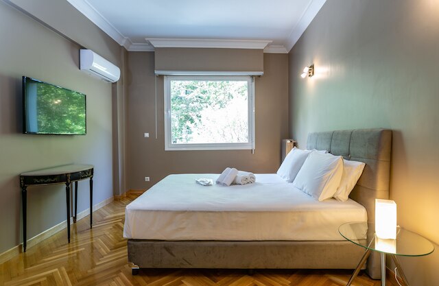 アクロポリス アーバン アパートメンツ