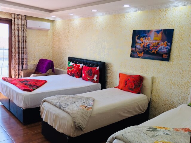 デラックス ロイヤル アパート