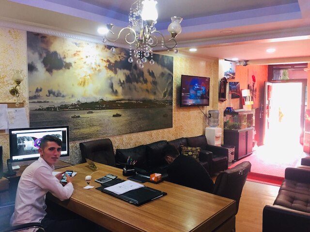 デラックス ロイヤル アパート