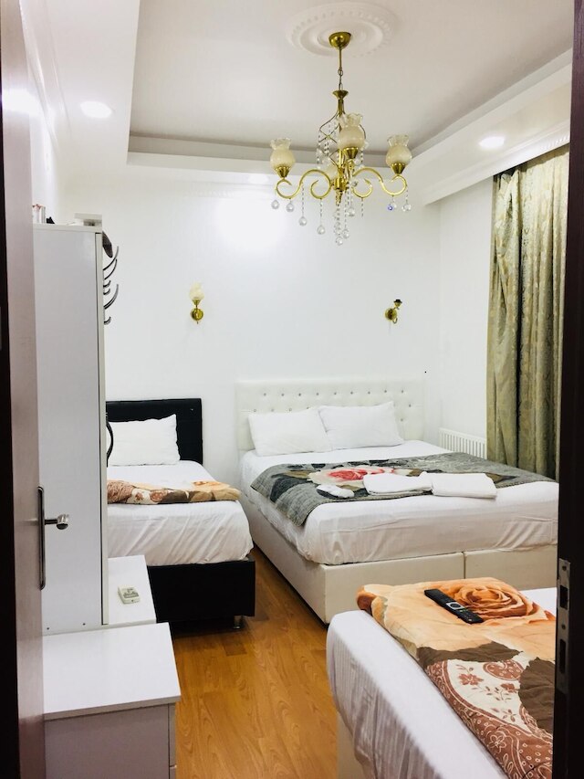 デラックス ロイヤル アパート