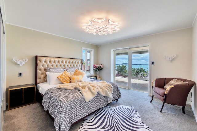 マグニフィセント ハーバー ビュー ヴィラ イン オラケイ