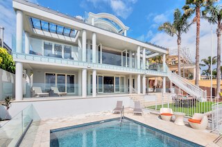 マグニフィセント ハーバー ビュー ヴィラ イン オラケイ