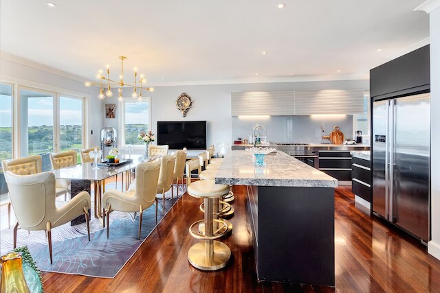 マグニフィセント ハーバー ビュー ヴィラ イン オラケイ