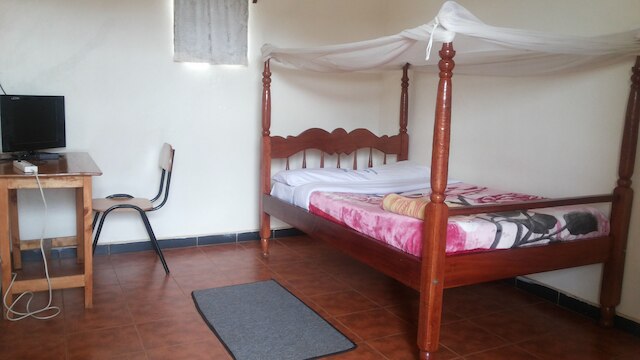 グル クリスタル ホテル