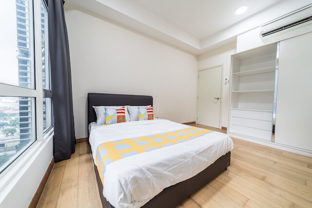 OYO ホーム 89449 ファンシーなベッドルーム 2 室、クレスト レジデンス