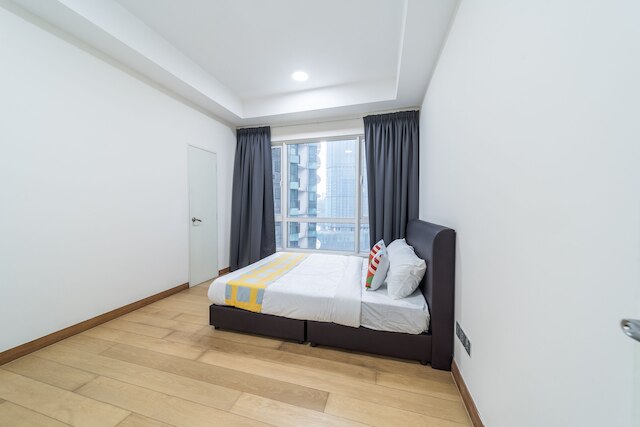 OYO ホーム 89449 ファンシーなベッドルーム 2 室、クレスト レジデンス