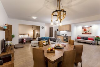 スプリーム コンフォート、アテネ ステイ