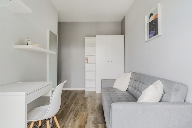 ショートステイポーランド ナルセヴィチャ B77