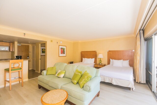 スペーシャス ワン ベッドルーム ハーバービュー コンド アット イリカイ マリーナ ウィズ プライベート バルコニー