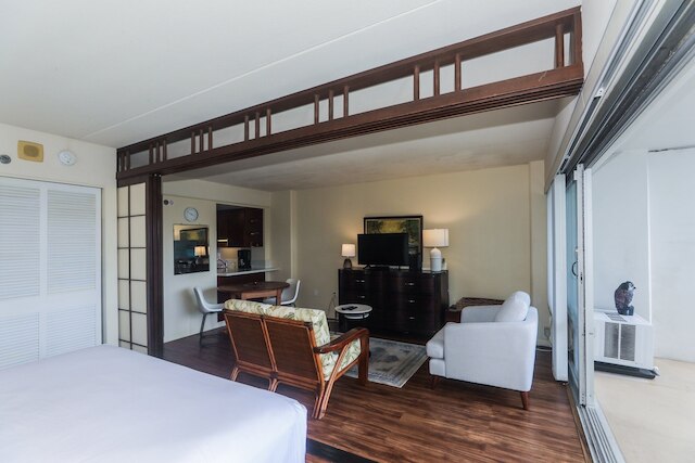 イリカイ タワー 1 ベッドルーム シティビュー コンド ウィズ プライベート ラナイ & フリー ワイファイ！