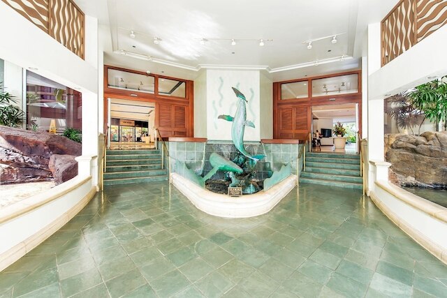 イリカイ タワー 1 ベッドルーム シティビュー コンド ウィズ プライベート ラナイ & フリー ワイファイ！