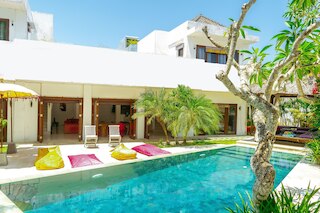 オーキッド パラダイス ブキット ヴィラ