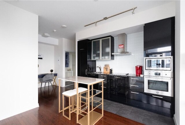 CN タワー フェイシング パーキング キング ベッド