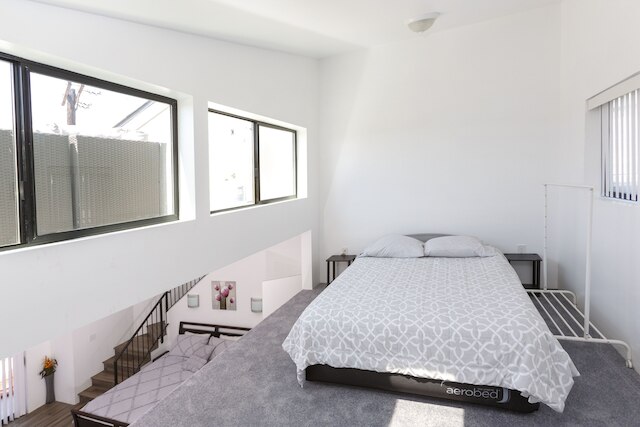 モダンロフトルーフトップデッキベニスビーチスタジオベッドルームアパート バイ レッドオーニング