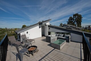 モダンロフトルーフトップデッキベニスビーチスタジオベッドルームアパート バイ レッドオーニング