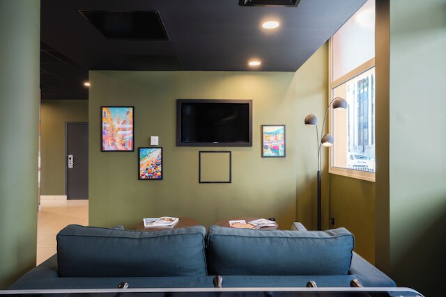 イージーホテル ニース オールドタウン