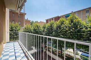 サン オルソラ カラフル ヒュージ アパートメント