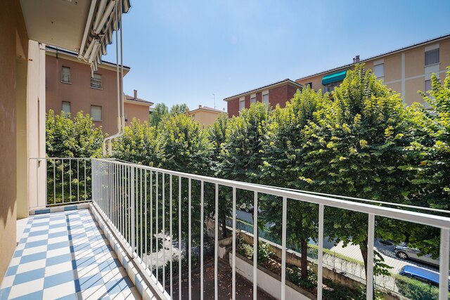 サン オルソラ カラフル ヒュージ アパートメント