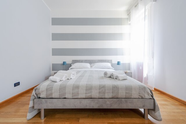 サン オルソラ カラフル ヒュージ アパートメント