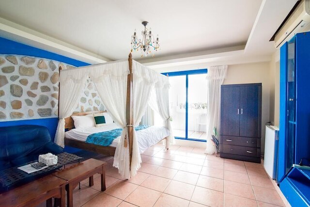 シェントゥオリーニー B&B (聖托里尼民宿)