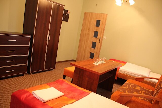 ホステル ビヤウィ ドム