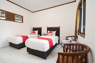 ホテル O オマ デュウェット