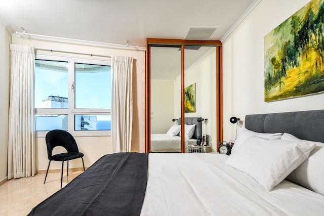 ビーチとフル オーシャン ビューのバルコニー付き