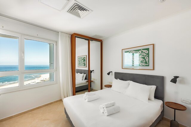 ビーチとフル オーシャン ビューのバルコニー付き