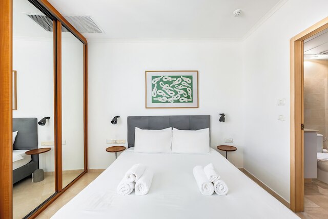 ビーチとフル オーシャン ビューのバルコニー付き