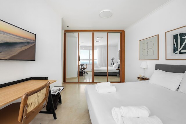 ビーチとフル オーシャン ビューのバルコニー付き