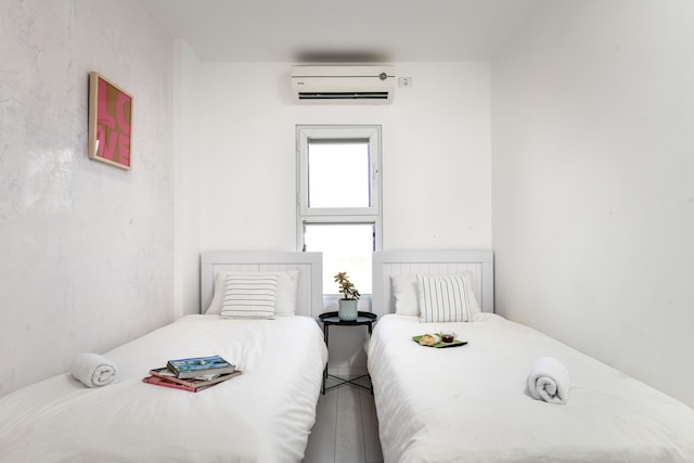 モダン ジェム ウィズ スタニング バルコニー バイ シー N レント