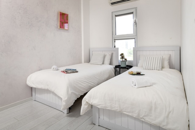 モダン ジェム ウィズ スタニング バルコニー バイ シー N レント