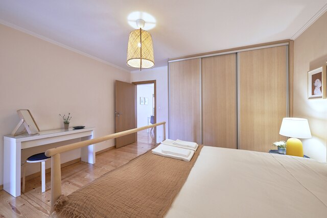 改装済みで広々としたデュープレックス アパートメント、パティオあり、タイムクーラー