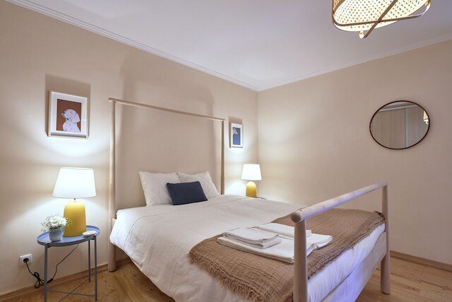 改装済みで広々としたデュープレックス アパートメント、パティオあり、タイムクーラー