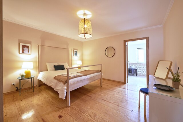 改装済みで広々としたデュープレックス アパートメント、パティオあり、タイムクーラー