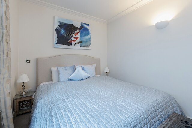 ポイント ウェスト アパートメンツ