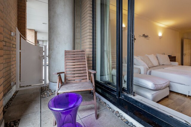 ポイント ウェスト アパートメンツ