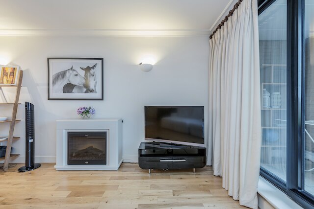 ポイント ウェスト アパートメンツ