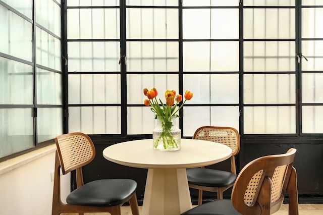 モダン ラスティック ヘイブン イン ザ シティ バイ シー N レント