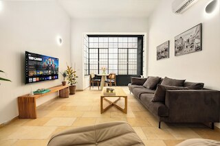 モダン ラスティック ヘイブン イン ザ シティ バイ シー N レント