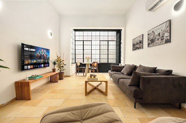 モダン ラスティック ヘイブン イン ザ シティ バイ シー N レント