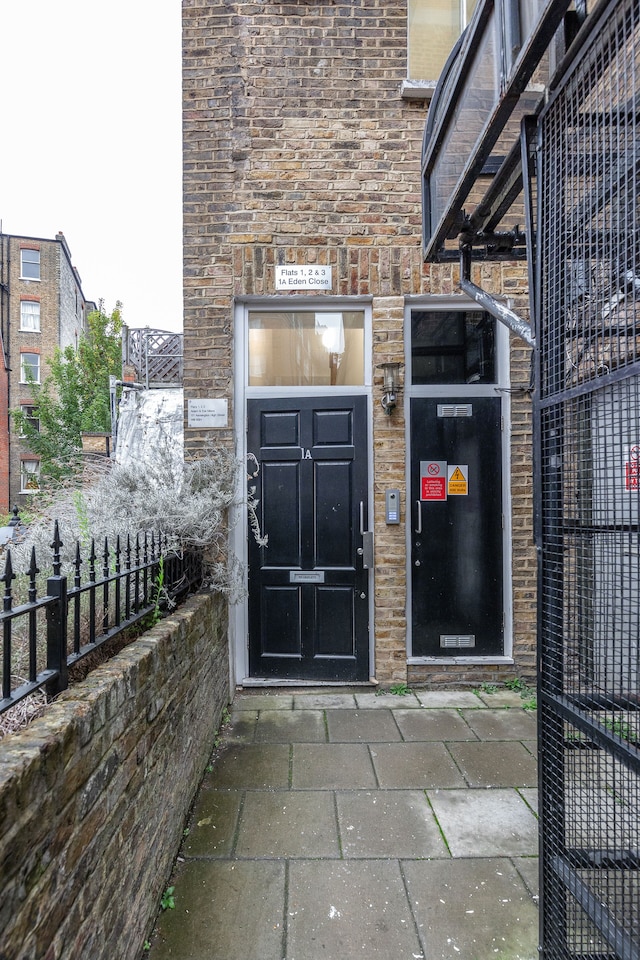 ケンジントン ハイ ストリートにあるスタイリッシュな 3 ベッド、3 バス