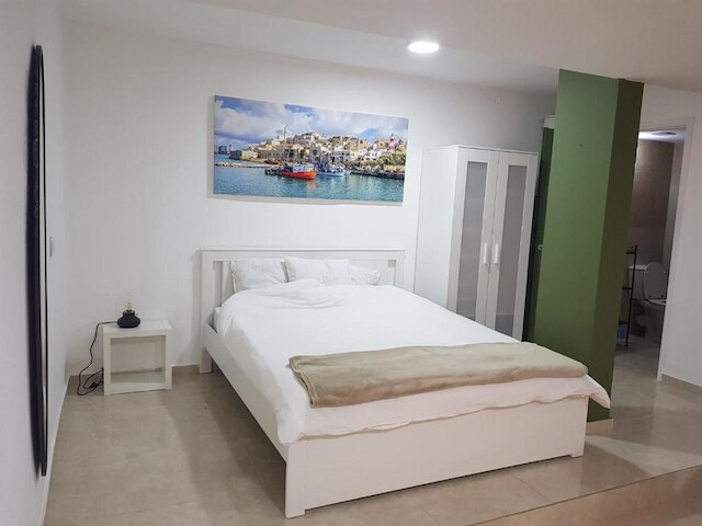 オールド ジャファにある広くてきれいなスタジオ