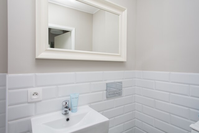 ターコイズ スタジオ ゼラズナ