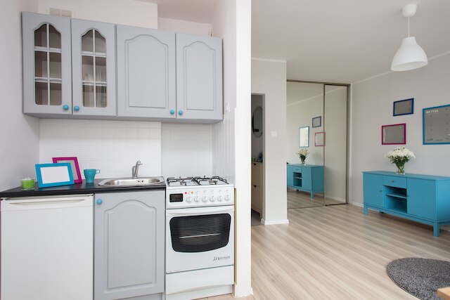 ターコイズ スタジオ ゼラズナ