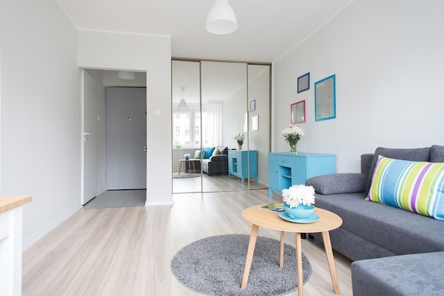 ターコイズ スタジオ ゼラズナ